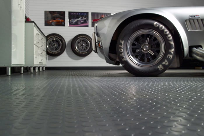 Round Dot Anti-Slip Rubber Flooring Roll – Durable, Waterproof & Oil-Resistant Mat for Garages, Workshops & Industrial Use – Heavy-Duty Safety Flooring