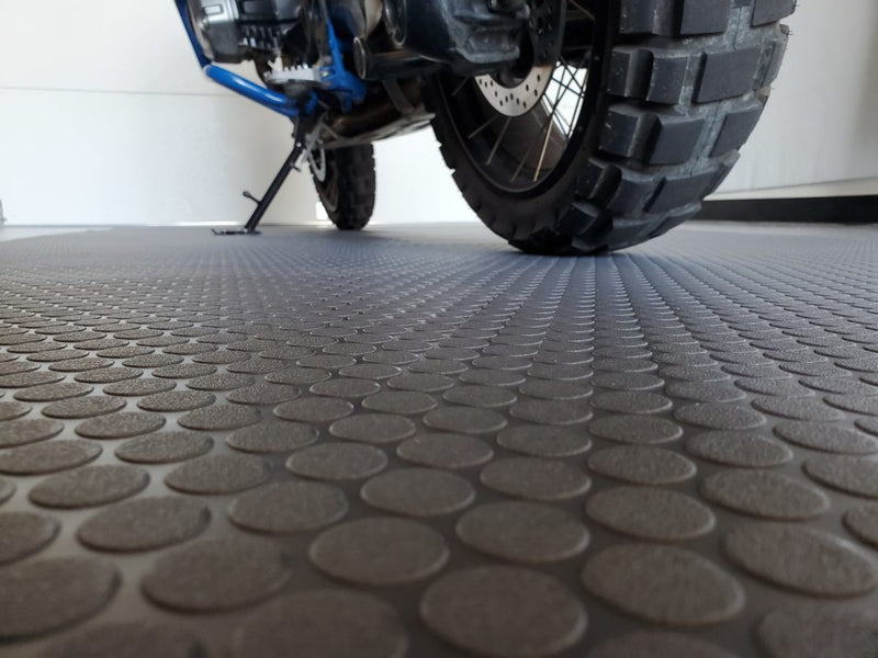 Round Dot Anti-Slip Rubber Flooring Roll – Durable, Waterproof & Oil-Resistant Mat for Garages, Workshops & Industrial Use – Heavy-Duty Safety Flooring