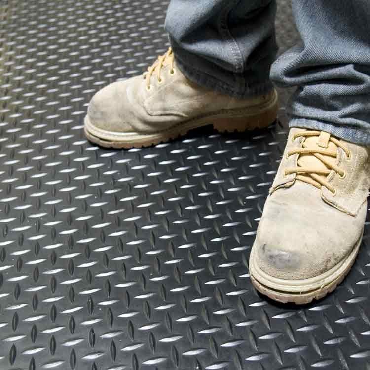 Diamond Pattern Rubber Van Flooring for Enhanced Grip